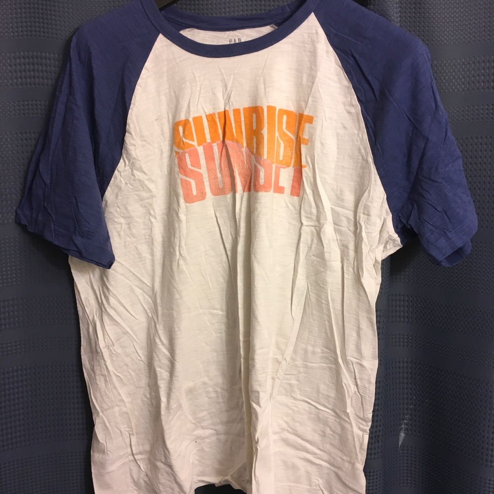 Gap graphic Tee